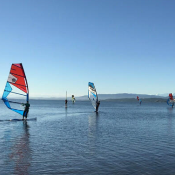 Image Club loisir à l'année : Planche à voile et Catamaran